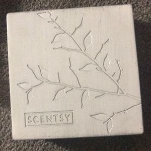 NEW Scentsy Plug Hider Stand for Warmers